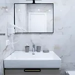 Trio Apartment's Center *