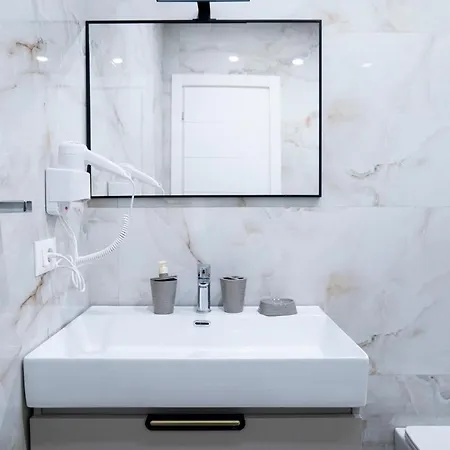 Trio Apartment's Center *