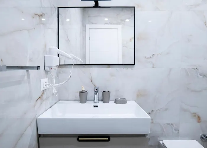 Trio Apartment's Center *