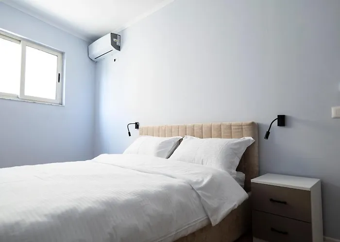 Trio Apartment's Center * טיראנה